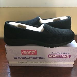Sketchers Reggae Fest 2.0 black flats, memory foam